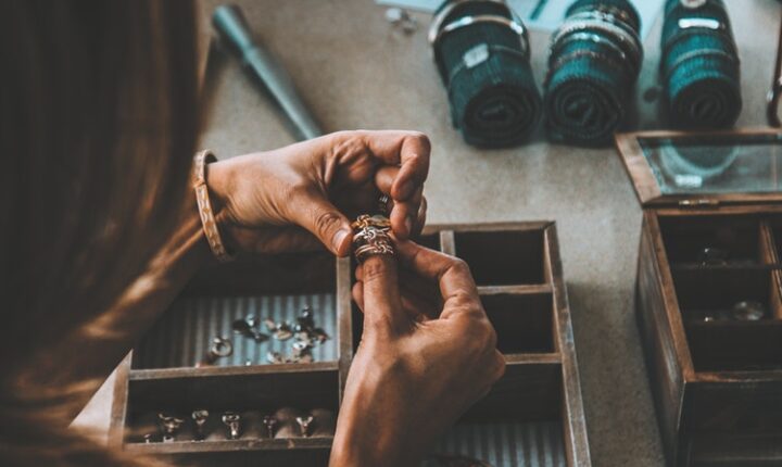 Jewelwerry making in seminyak